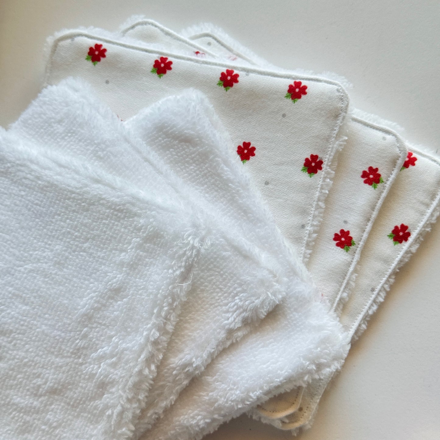 Lingettes réutilisables - Fleurs rouges
